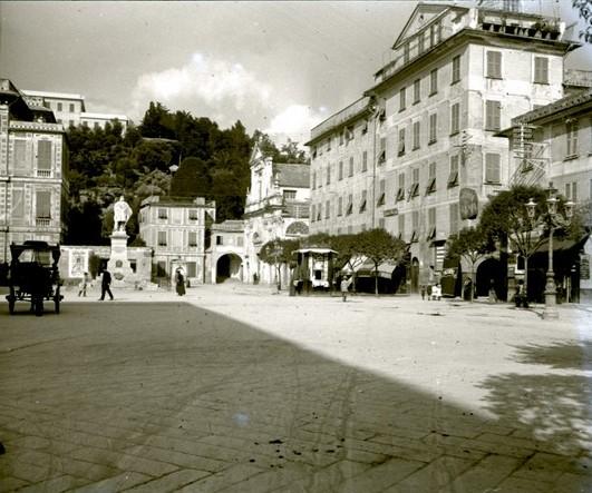 Chiavari - piazza di Capoborgo