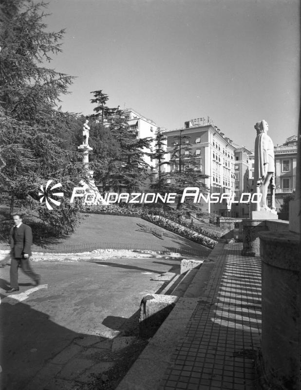 Genova - piazza Corvetto - hotel Plaza