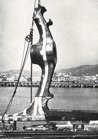 Cantiere Ansaldo di Genova Sestri : dritto di poppa della turbocisterna da 31.500 T.d.w. della società panamense "Miraflores"- p. 12