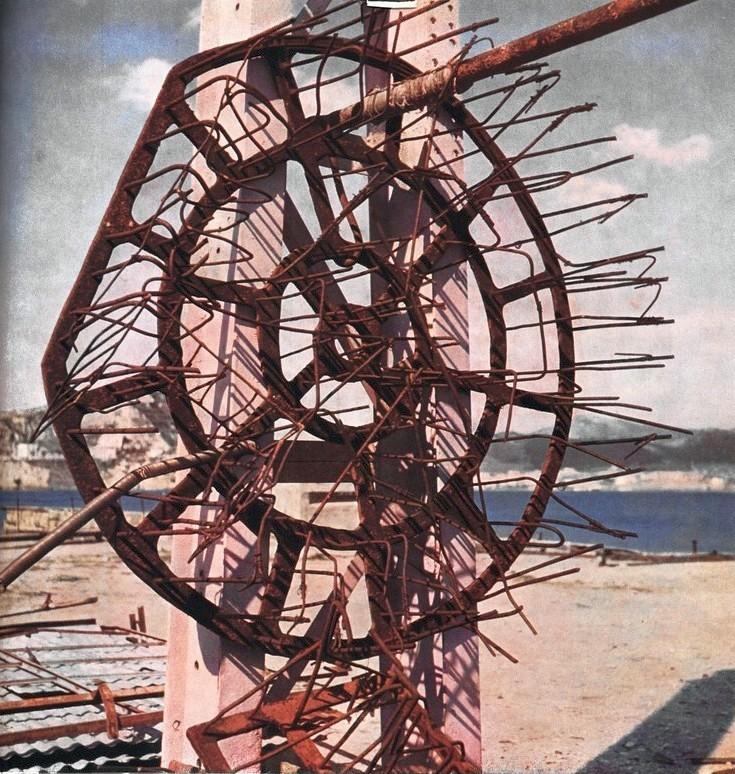 Relitti in officina - Federico Patellani, luglio 1953, anno I, n. 4 - p. 25