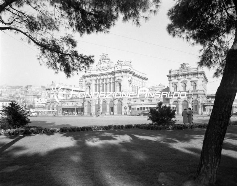 Genova - piazza Giuseppe Verdi - stazione di Brignole
