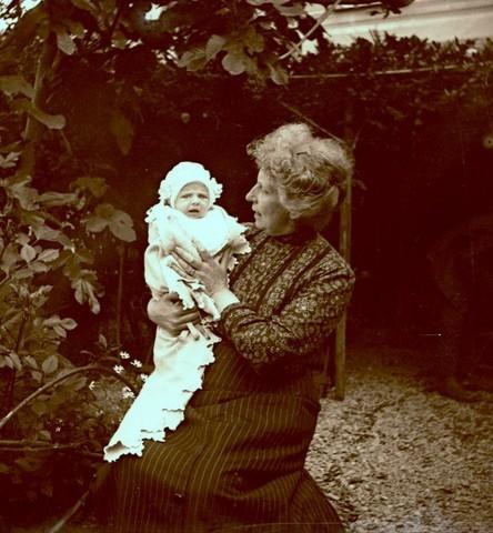 Nonna Rita Manari e Ludovico Maria Chierici con Edoardino