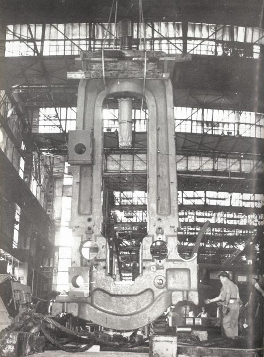 p. 8 - sistemazione di una delle "spalle" del nuovo blooming