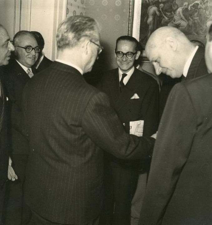 Giovanni Ansaldo con soggetti non identificati