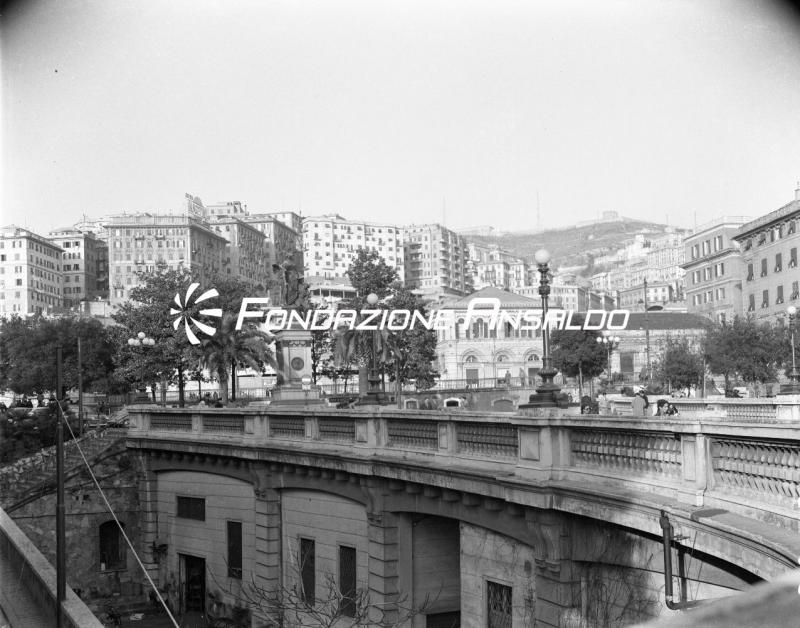 Genova - via Fanti D'Italia - stazione di Genova piazza Principe