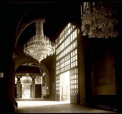 Ingresso centrale e lampadario