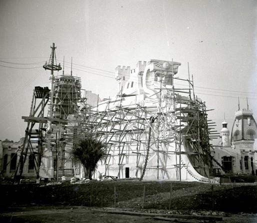 Nave antica (teatro) in costruzione