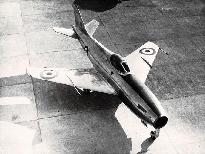 Il "Sagittario II", primo aviogetto, fatta eccezione per il motore, interamente costruito in Italia nella fabbrica Aerfer di Pomigliano d'Arco (NA), luglio - agosto 1956, anno IV, n. 4 - p. 19