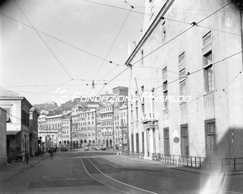 Genova - piazza Caricamento