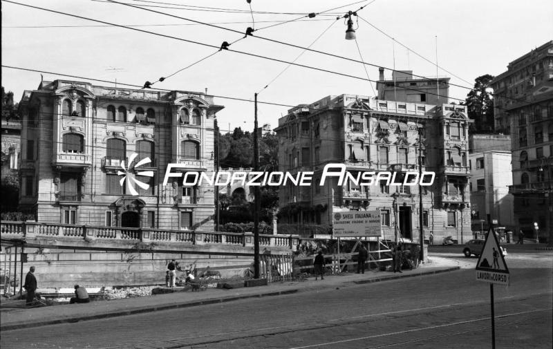 Genova - via Francesco Pozzo - distributore Shell