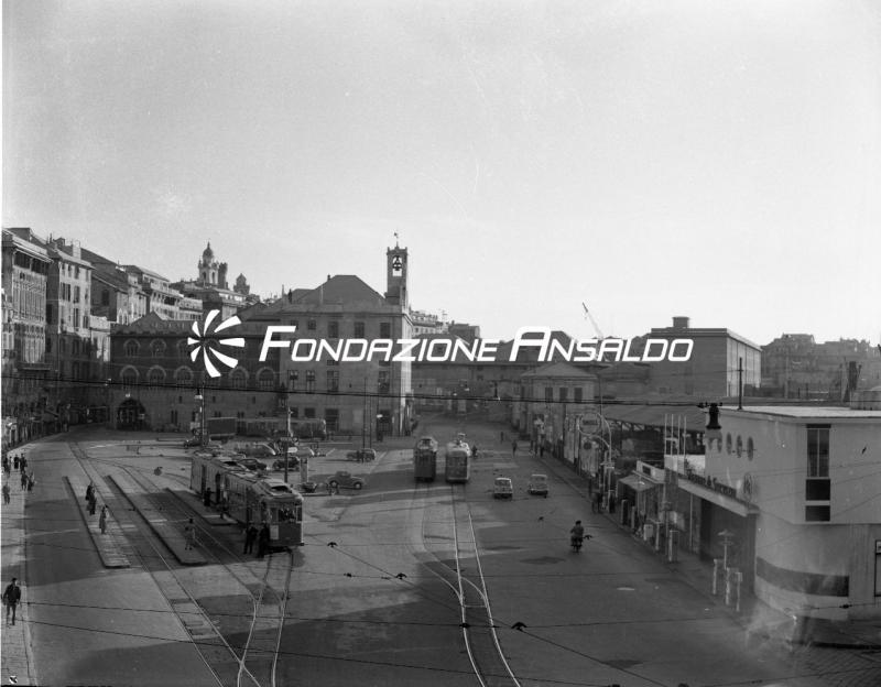 Genova - piazza Caricamento