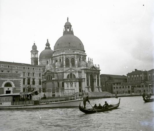Venezia - Canal Grande - nostra Signora della Salute