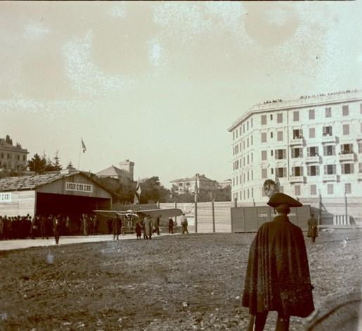 Aviazione. Ciro Cirri al Lido d'Albaro (taglio)