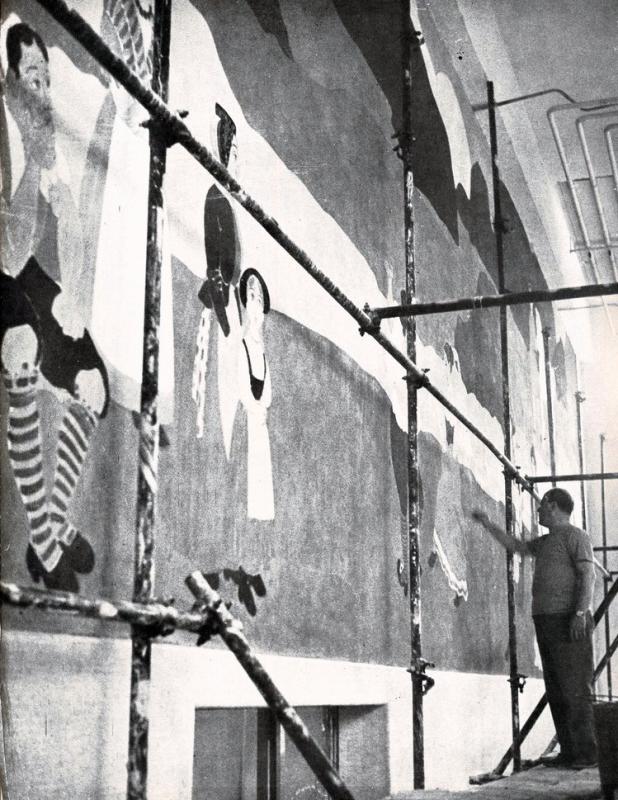 Il pittore Domenico Cantatore nella mensa sala pianterreno dello stabilimento Ansaldo San Giorgio di Campi - p. 61