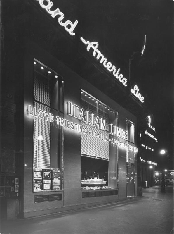 Uffici  Italia di navigazione -  Facciata  notturna  -Parigi 1955