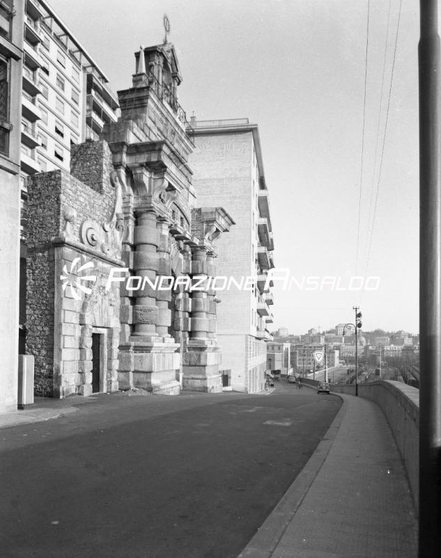 Genova - via di Montesano - Porta Pila