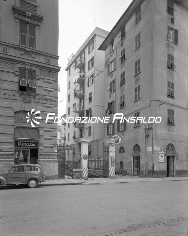 Genova - via della Libertà - passo Lorenzo Pareto