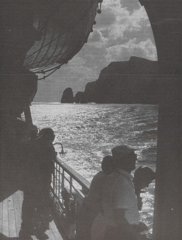 Capri in controluce, vista dalla "Anna C." in navigazione