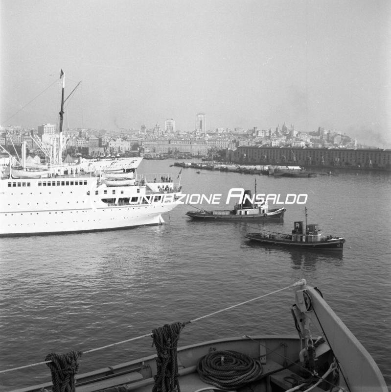 Constitution (t/n) - porto di Genova