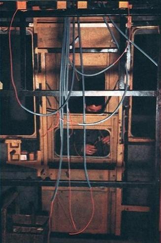 Montaggio di cavi elettrici nella testata dei treni indiani all'IMAM di Napoli - p. 33