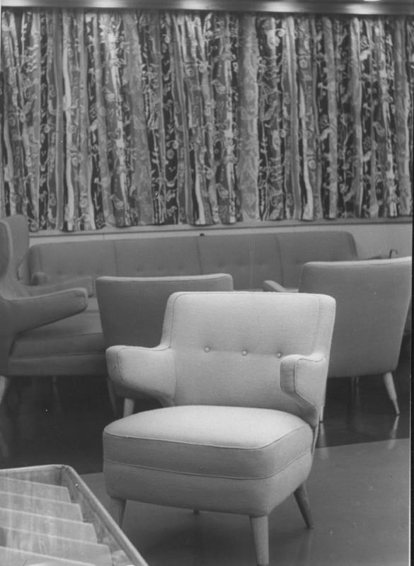 Enotria  - Particolare poltroncina della sala bar