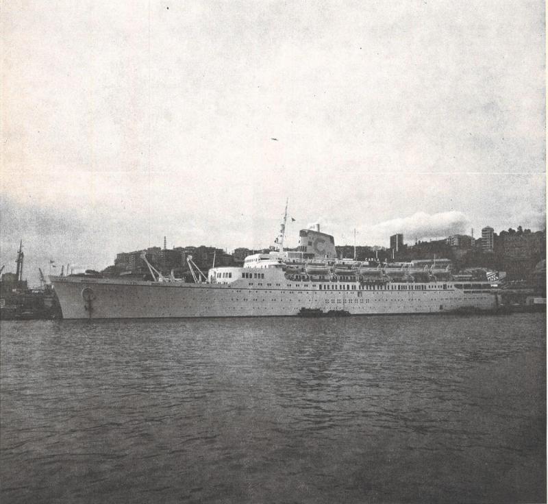 Carla C. sullo sfondo di Genova, p. 1
