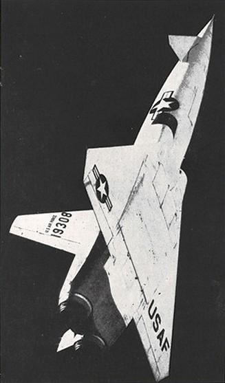 Il missile North American X. 10 azionato da due turbogetti Westinghouse J. 40 a velocità supersonica, maggio - giugno 1957, anno V, n. 3 - p. 17