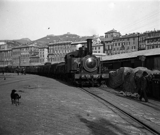 Genova - piazza Caricamento