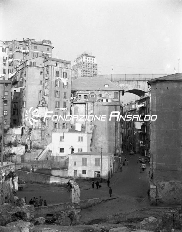 Genova - via Madre di Dio - spianata della Marina