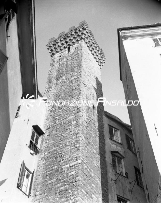 Genova - Salita alla Torre degli Embriaci - Torre Embriaci