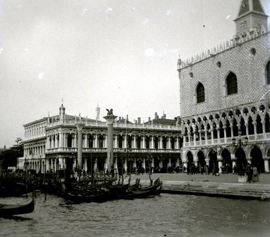 Venezia - piazzetta e Palazzo Reale