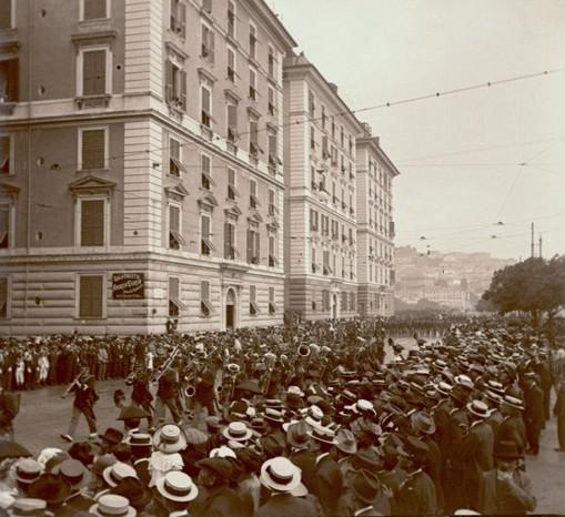Genova - corso Andrea Podestà - rivista