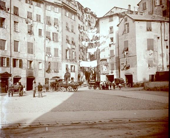 Genova - piazza del Carmine