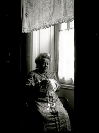 Rita Manari alla finestra