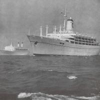 Le turbonavi Eugenio C. e Federico C. fotografate in partenza da Genova