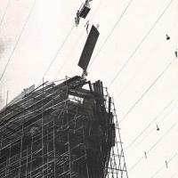 L'ultima lamiera viene sistemata a Sestri sullo scafo della costruzione 1521, una turbocisterna da 31.500 t, maggio - giugno 1957, anno V, n. 3 - p. 27