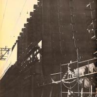 Seconda di copertina - particolare della turbocisterna in costruzione nel cantiere Ansaldo di Sestri Ponente, marzo - aprile 1957, anno V, n. 2